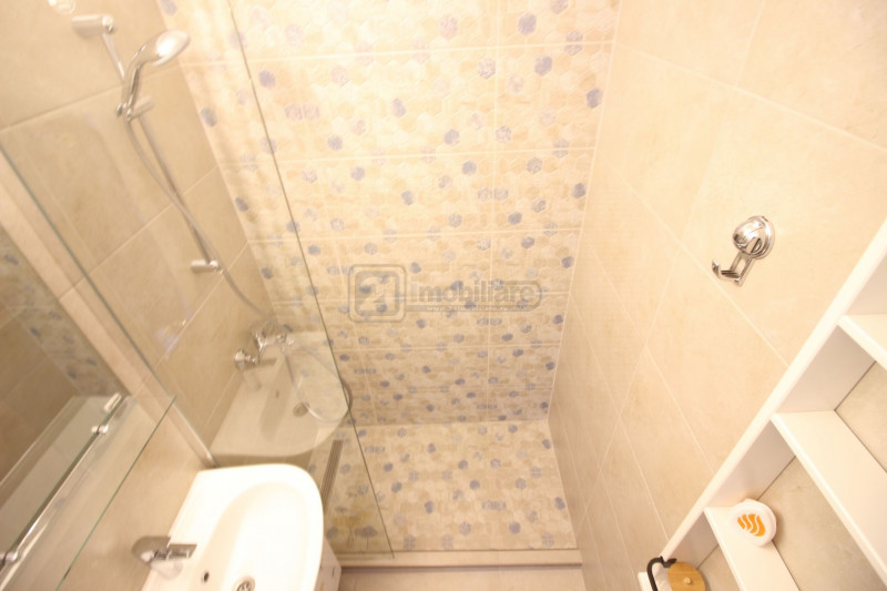 Calea Victoriei, apartament 3 camere, renovat, ideal locuinta/birou, etaj 1/7