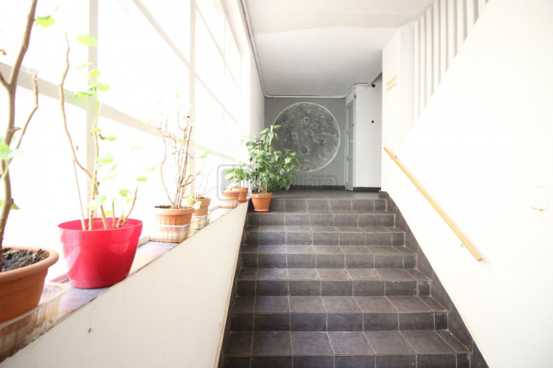 Calea Victoriei, apartament 3 camere, renovat, ideal locuinta/birou, etaj 1/7