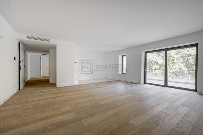 Apartament 4 camere, 349 mp total utili, grădină 231 mp – la liziera pădurii