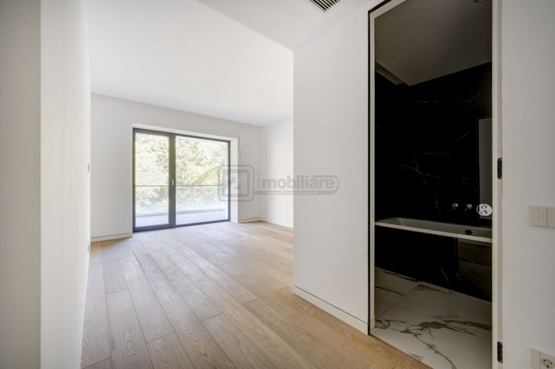 Apartament 4 camere, 349 mp total utili, grădină 231 mp – la liziera pădurii