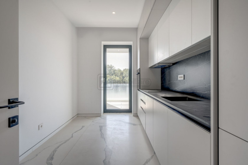 Apartament 3 camere cu grădină 91 mp, orientare Sud-Vest, în Pădurea Băneasa