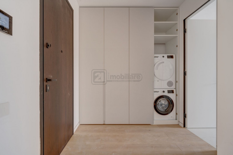 Apartament 4 camere, 3 băi, grădină 121 mp, orientare sud-vest, Pines Residence