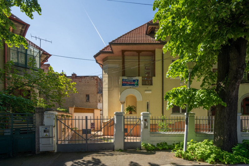 Vila cu arhitectură distinctă, 7 camere, renovată, într-o locație exclusivista