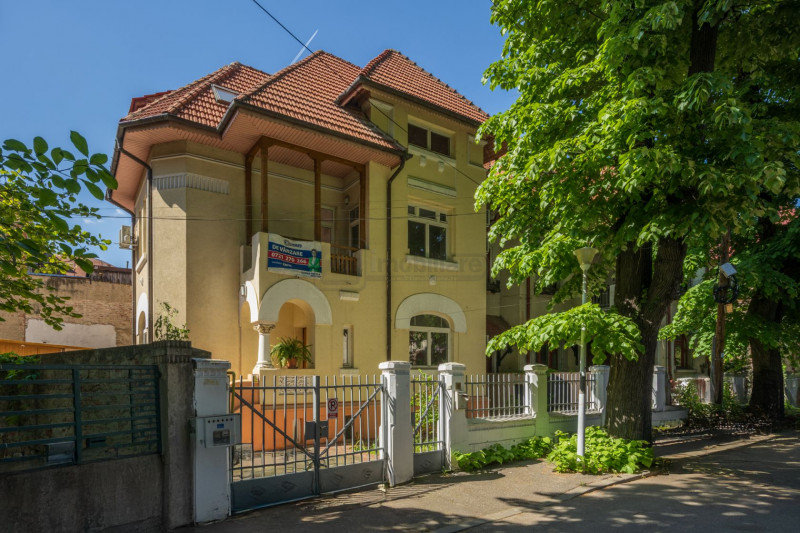 Vila cu arhitectură distinctă, 7 camere, renovată, într-o locație exclusivista