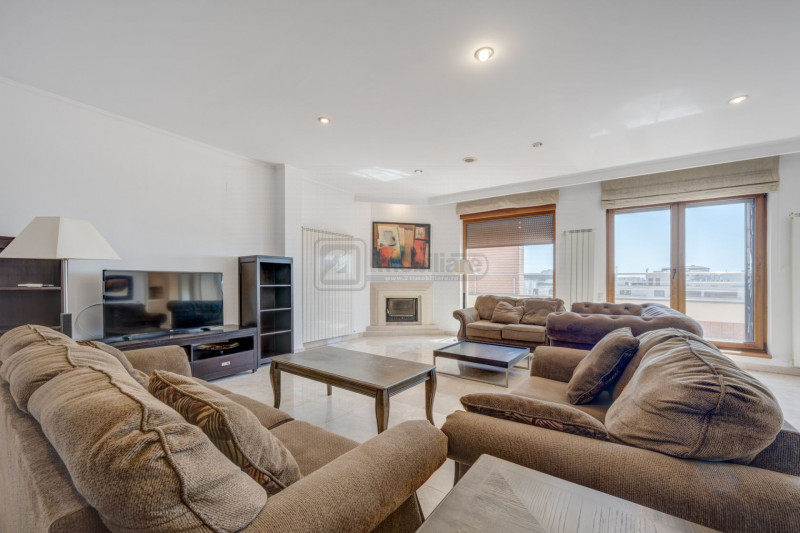 Herăstrău | Penthouse spectaculos 482 mp, 5 camere, terasă largă, view superb