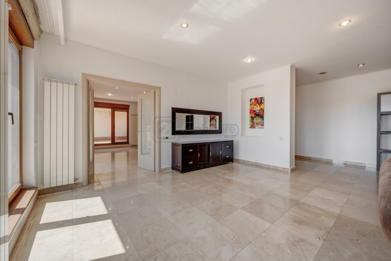 Herăstrău | Penthouse spectaculos 482 mp, 5 camere, terasă largă, view superb