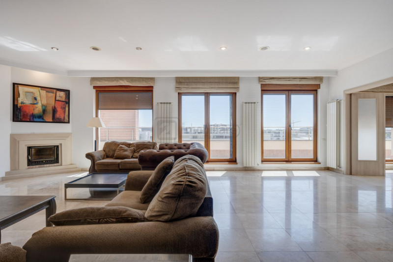 Herăstrău | Penthouse spectaculos 482 mp, 5 camere, terasă largă, view superb