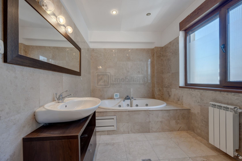 Herăstrău | Penthouse spectaculos 482 mp, 5 camere, terasă largă, view superb