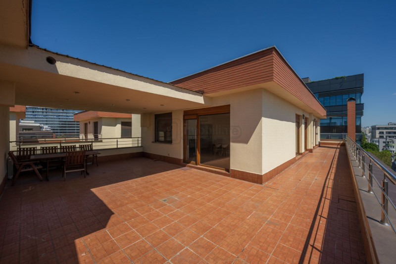 Herăstrău | Penthouse spectaculos 482 mp, 5 camere, terasă largă, view superb