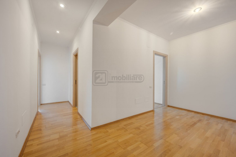 Herastrau – Penthouse 482 mp, 5 camere, lift privat, terasă 195 mp