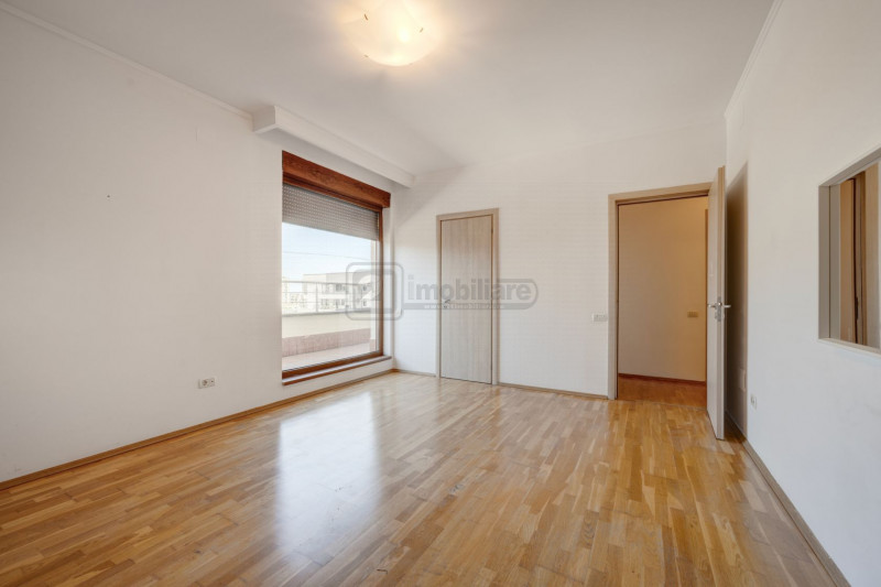 Herastrau – Penthouse 482 mp, 5 camere, lift privat, terasă 195 mp