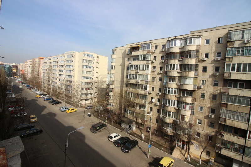 Mall Vitan - Foisorului, apartament 3 camere, 77 mp, decomandat, 2 bai, etaj 5/8