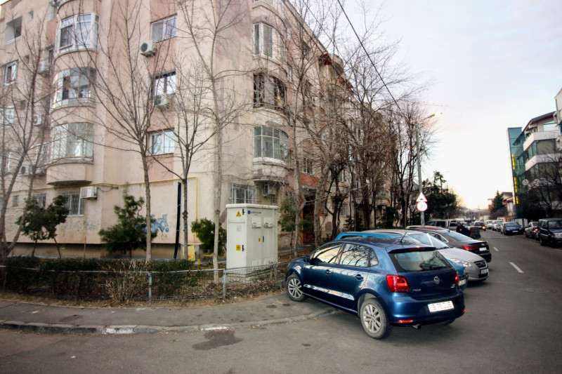 Barbu Vacarescu, ap.2 camere, 62 mp, parter inalt/ 4, bloc 1996, renovat/mobilat