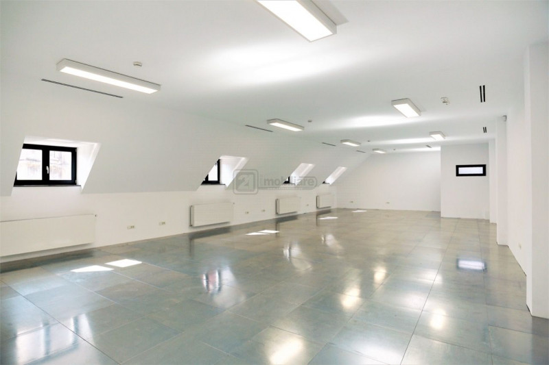 Piata Lahovari, vila restaurata, suprafata 937 mp, pretabila activitati birouri