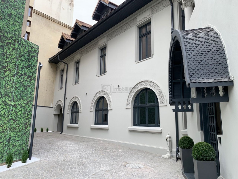 Piata Lahovari, vila restaurata, suprafata 937 mp, pretabila activitati birouri