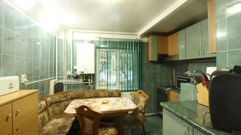 D-na Ghica/Lidl,apartament 4 camere,100 mp,bloc 1990,centrala proprie,2 balcoane