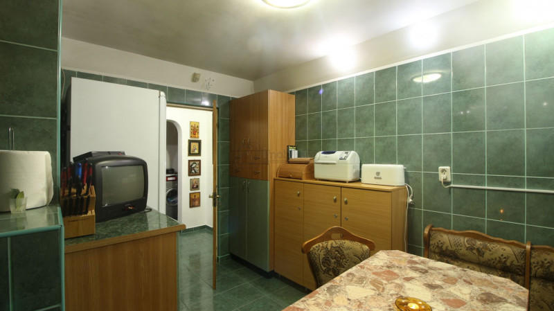 D-na Ghica/Lidl,apartament 4 camere,100 mp,bloc 1990,centrala proprie,2 balcoane