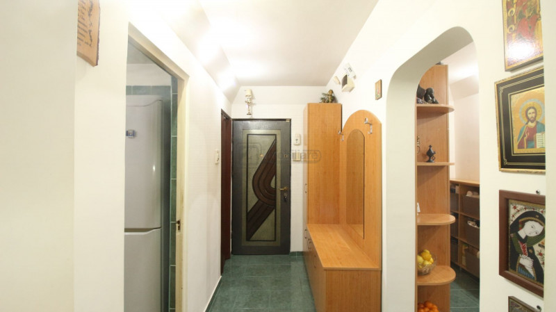 D-na Ghica/Lidl,apartament 4 camere,100 mp,bloc 1990,centrala proprie,2 balcoane