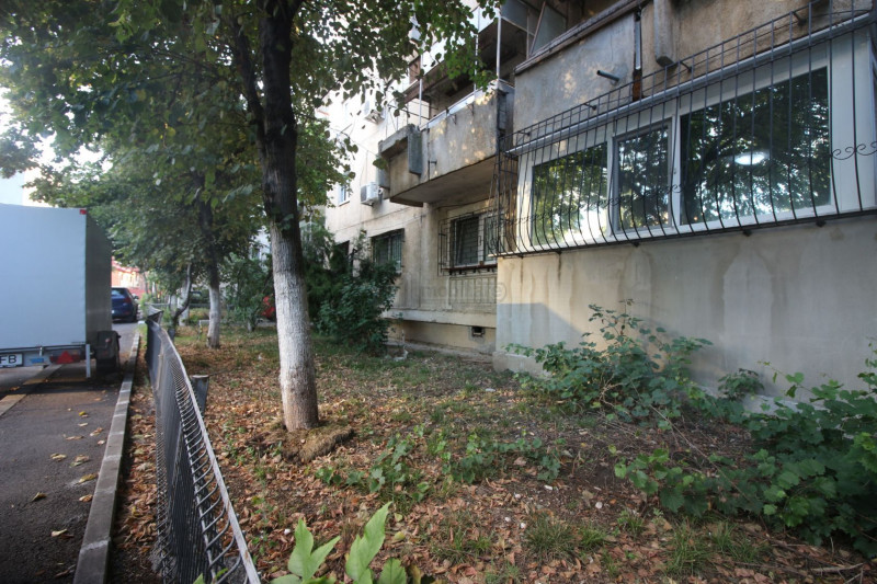 D-na Ghica/Lidl,apartament 4 camere,100 mp,bloc 1990,centrala proprie,2 balcoane