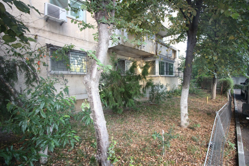 D-na Ghica/Lidl,apartament 4 camere,100 mp,bloc 1990,centrala proprie,2 balcoane