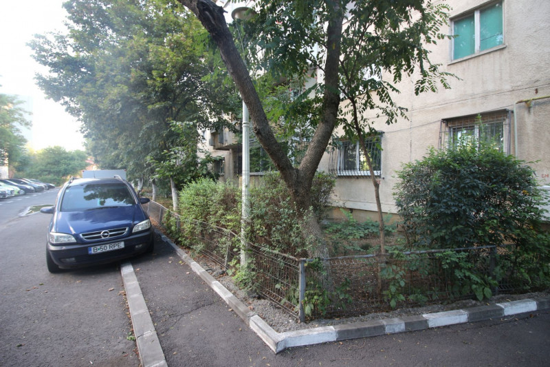 D-na Ghica/Lidl,apartament 4 camere,100 mp,bloc 1990,centrala proprie,2 balcoane