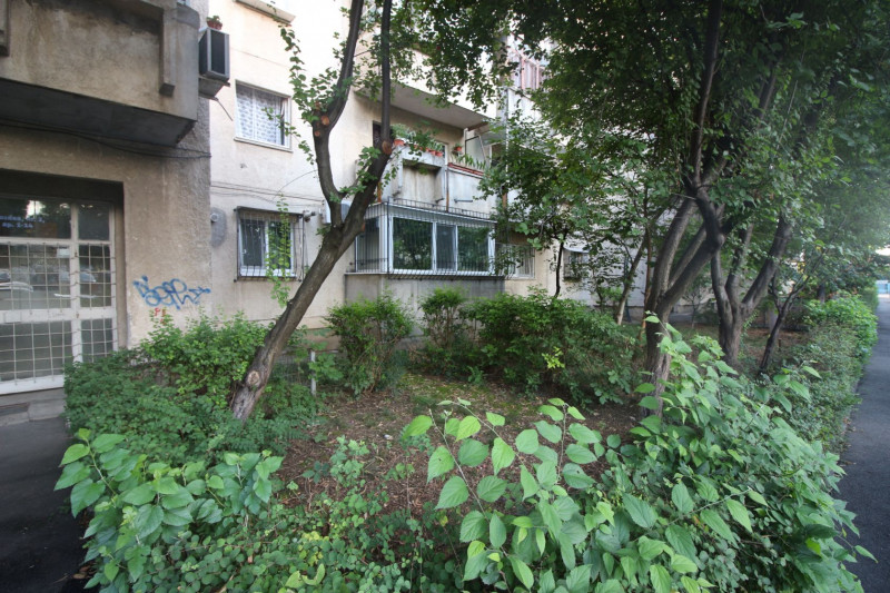 D-na Ghica/Lidl,apartament 4 camere,100 mp,bloc 1990,centrala proprie,2 balcoane