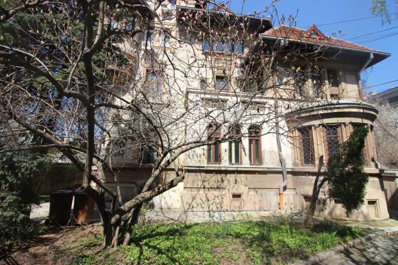 Kiseleff, vila stil neoromanesc, cel mai mare lot de teren din zona,strada unica