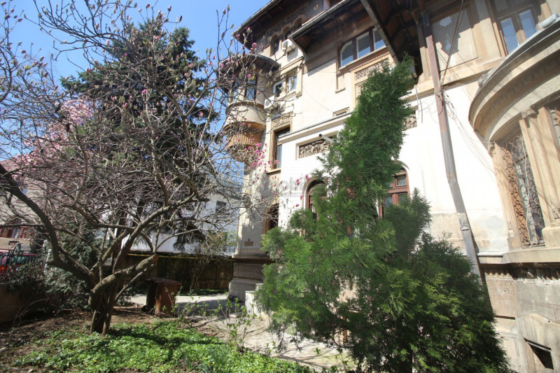 Kiseleff, vila stil neoromanesc, cel mai mare lot de teren din zona,strada unica