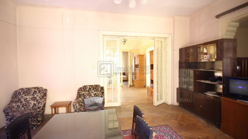 Kiseleff, vila stil neoromanesc, suprafata 490 mp, teren 619 mp, strada unica