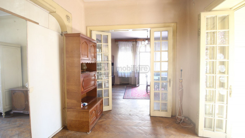 Kiseleff, vila stil neoromanesc, suprafata 490 mp, teren 619 mp, strada unica