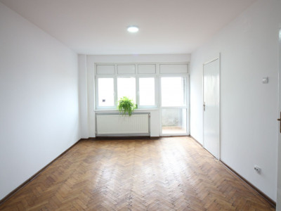 Piata Romana, apartament 3 camere, 68 mp, etaj 5/7, renovat, investitie buna