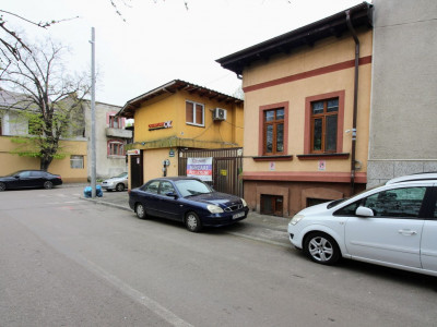 Lizeanu/ Bradesti, casa cu amprenta 130 mp, teren 165 mp, dubla deschidere 13 ml