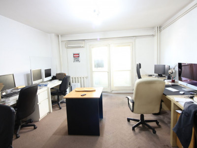 B-dul Burebista, apartament 3 camere, spatios, 86 mp, etaj 2/8, centrala termica